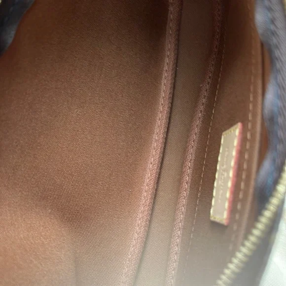 Louis Vuitton LARGE POCHETTE ACCESOIRES w/ 16mm Adjustable MONOGRAM STRAP - Picture 8 of 16